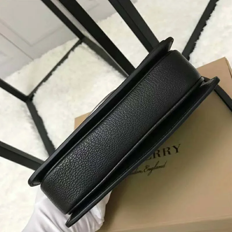 Burberry The Small Leather D-Ring Bag for Women in Black
