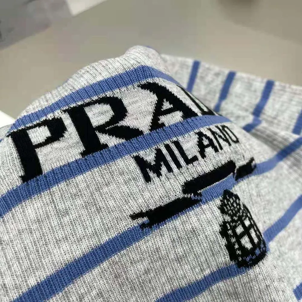 Prada Superfine Wool Crew for Women in neck Sweater Prada Superfine Wool Crew for Women in neck Sweater