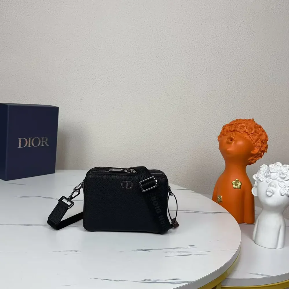 Dior CD Icon Zipped Pouch with Strap Black Grained Calfskin for Men