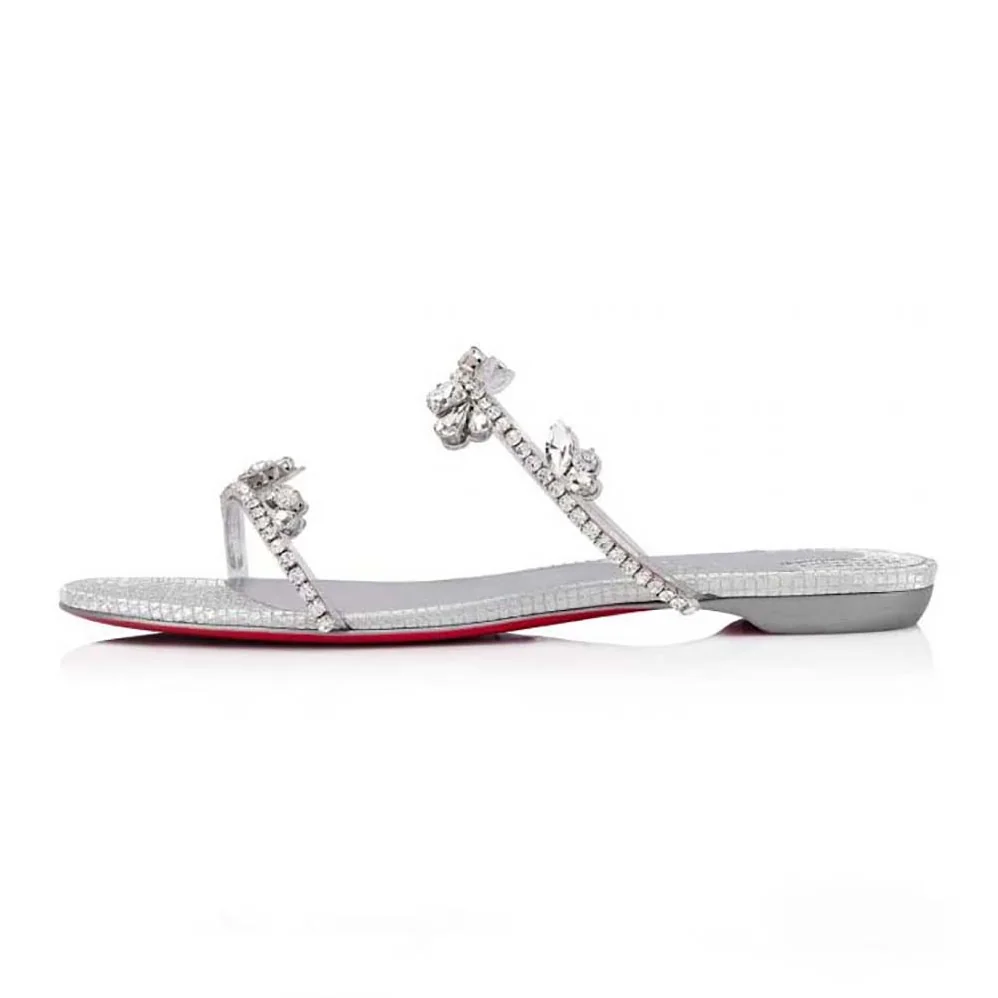 Christian Louboutin Just Queenie Mule Shows off a Minimalist Style for Women Christian Louboutin Just Queenie Mule Shows off a Minimalist Style for Women