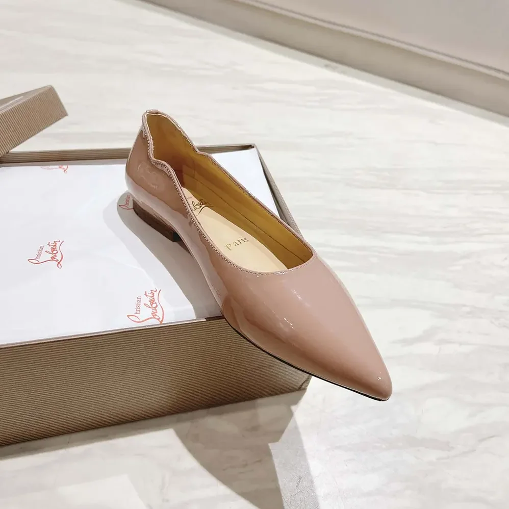 Christian Louboutin Hot Chickita Ballerinas Patent Calf Leather for Women in Sandy Christian Louboutin Hot Chickita Ballerinas Patent Calf Leather for Women in Sandy