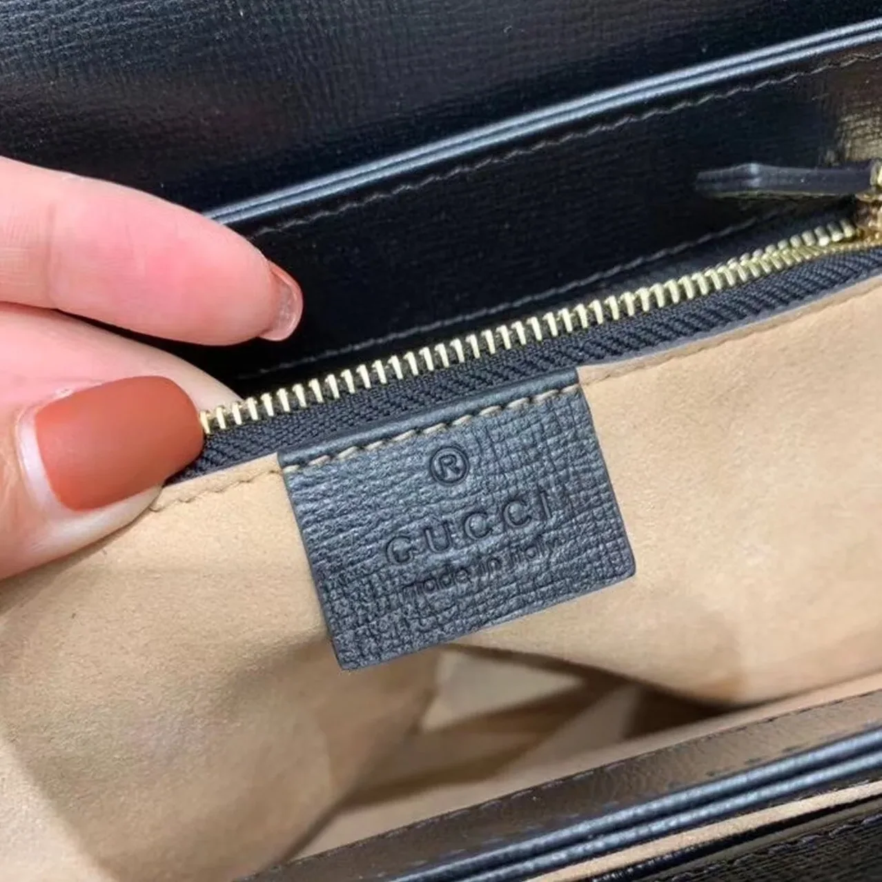 Gucci Horsebit 1955 Shoulder Bag Black Textured With A Vintage Effect / GG