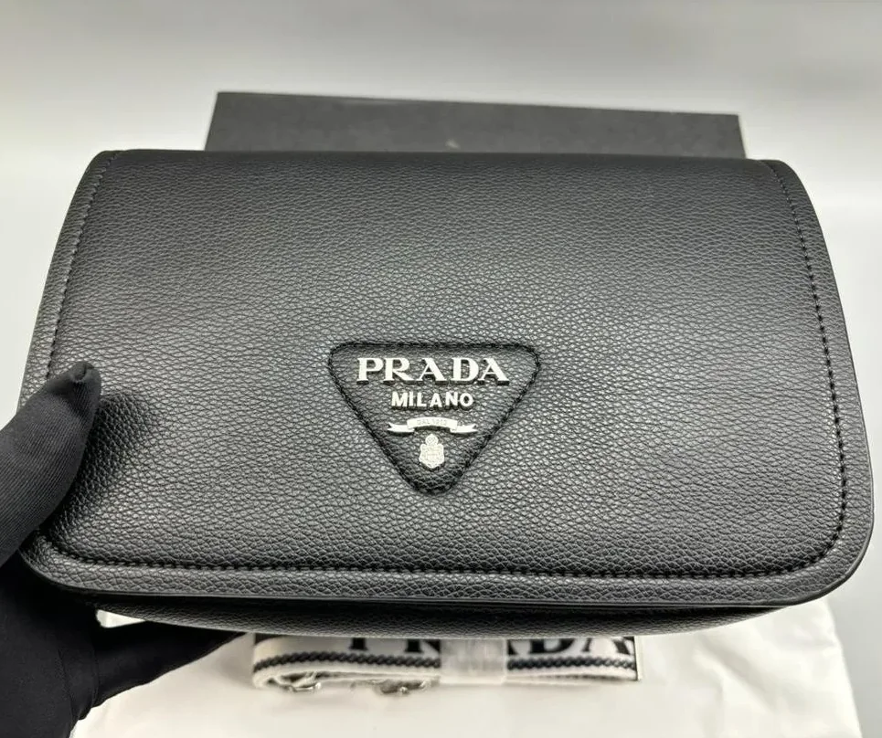 Small Shoulder Bag In Black / 1BD314_2DKV_F0002_V_3OO Small Shoulder Bag In Black / 1BD314_2DKV_F0002_V_3OO