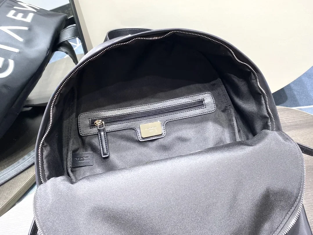 Givenchy Essentiel U Backpack Black / Givenchy Essentiel U Backpack Black /