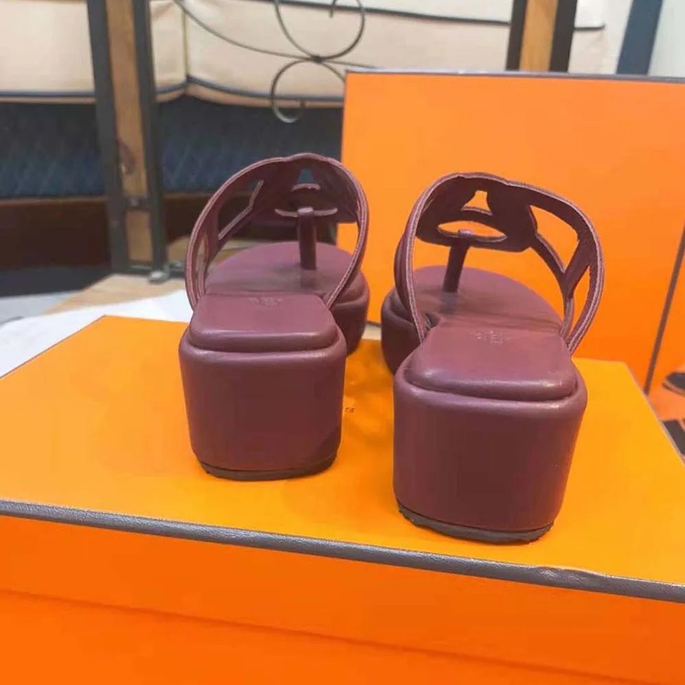 Hermes Gipsy Sandal in Nappa Leather for Women in Maroon