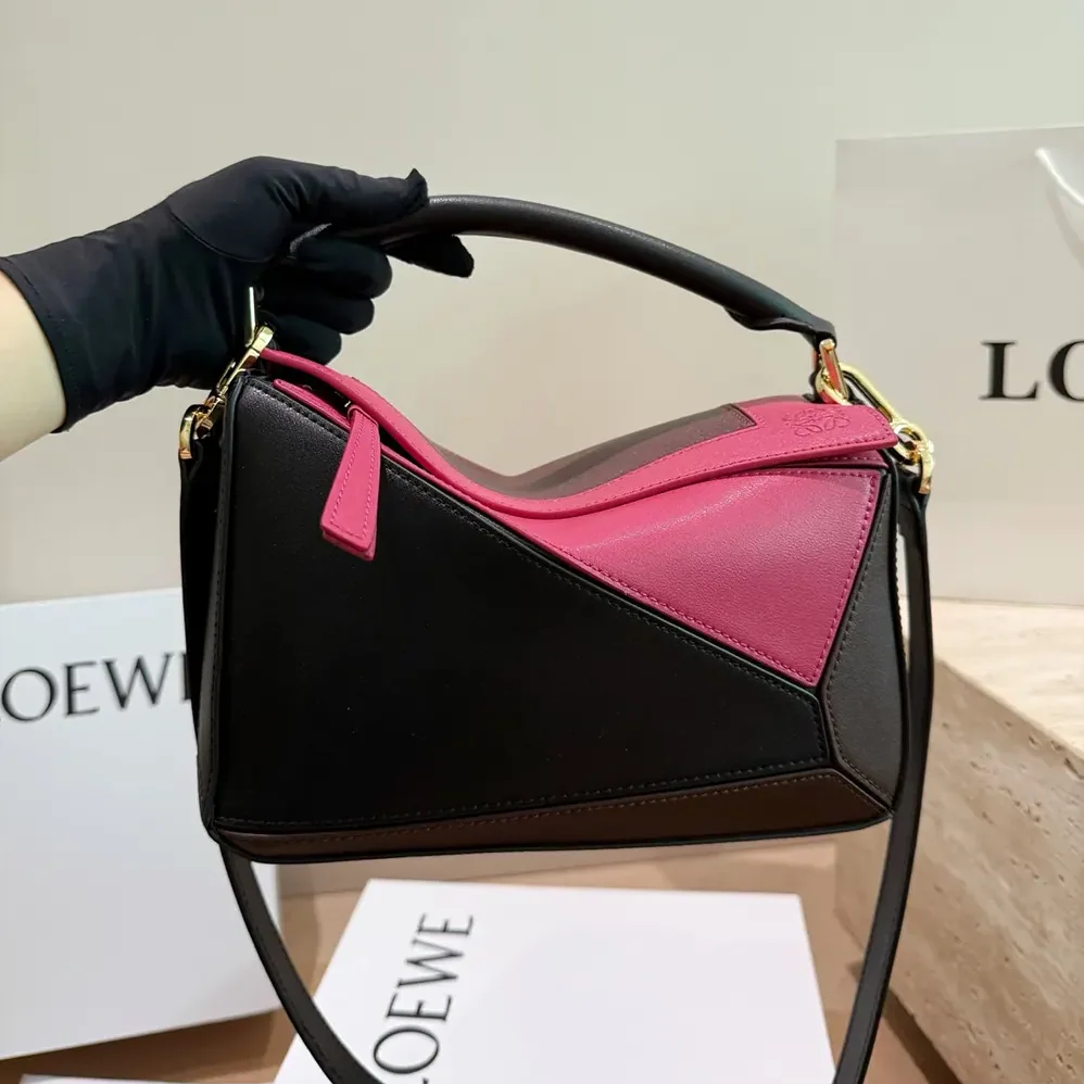 Loewe Small Puzzle Bag in Nappa Calfskin for Unisex in Black/Burgundy