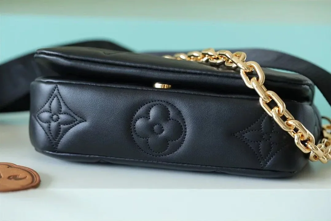 Louis Vuitton Wallet On Strap Bubblegram Monogram In Wallets and Small Leather Goods / LV Louis Vuitton Wallet On Strap Bubblegram Monogram In Wallets and Small Leather Goods / LV
