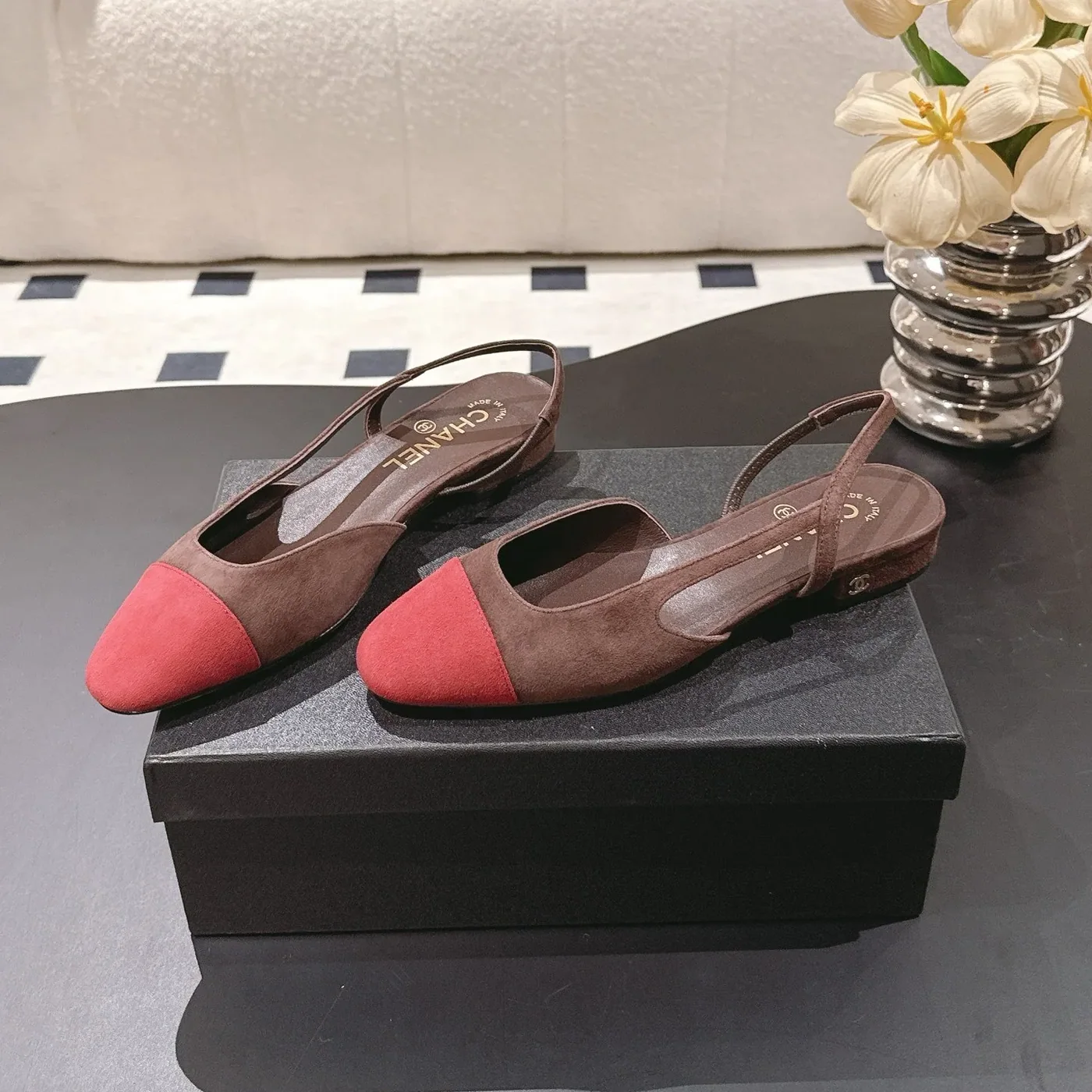 Chanel Suede Two-Tone Slingback Flats Brown/Burgundy Chanel Suede Two-Tone Slingback Flats Brown/Burgundy