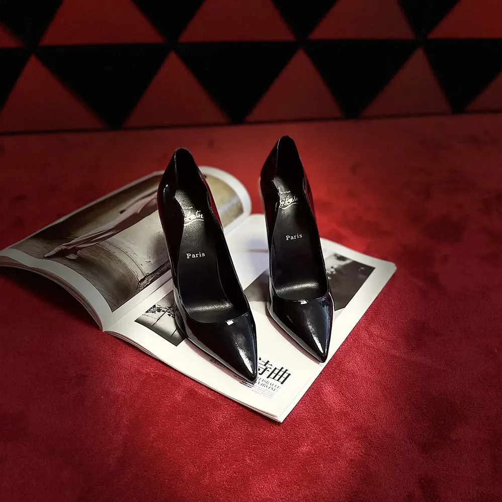 Christian Louboutin Hot Chick 100 mm Pumps Patent Calf Leather Black for Women Christian Louboutin Hot Chick 100 mm Pumps Patent Calf Leather Black for Women
