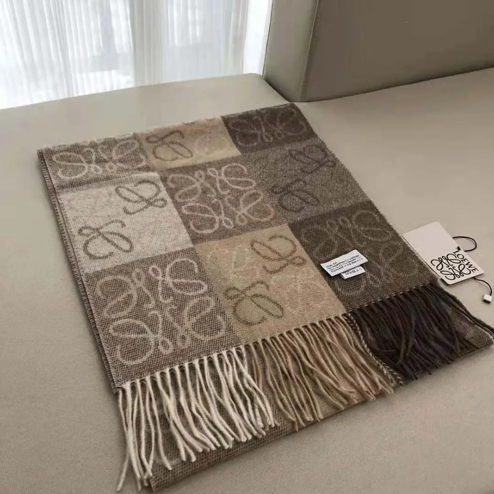 Loewe Scarf in Wool and Cashmere for Unisex in Beige Loewe Scarf in Wool and Cashmere for Unisex in Beige