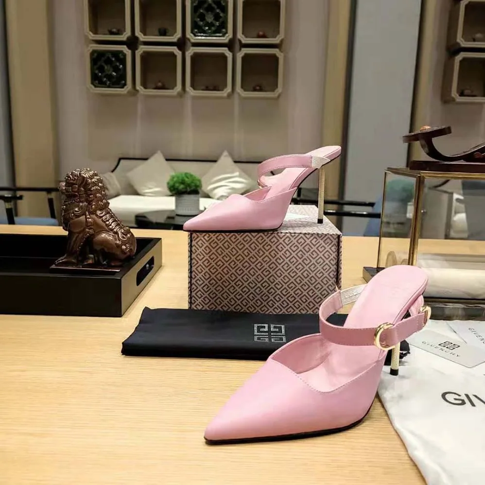 Givenchy Voyou Slingbacks in Leather for Women in Pink Givenchy Voyou Slingbacks in Leather for Women in Pink