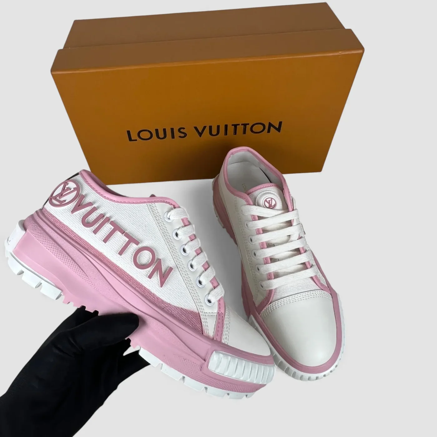 Louis Vuitton LV Squad Sneaker Pink LV 1AACW0 Louis Vuitton LV Squad Sneaker Pink LV 1AACW0