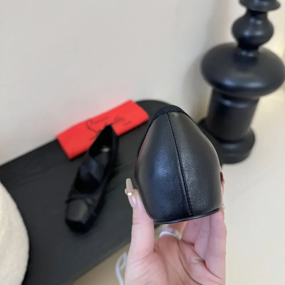 Christian Louboutin Cassiasticina Ballerinas Lamb Nappa Leather for Women in Black Christian Louboutin Cassiasticina Ballerinas Lamb Nappa Leather for Women in Black