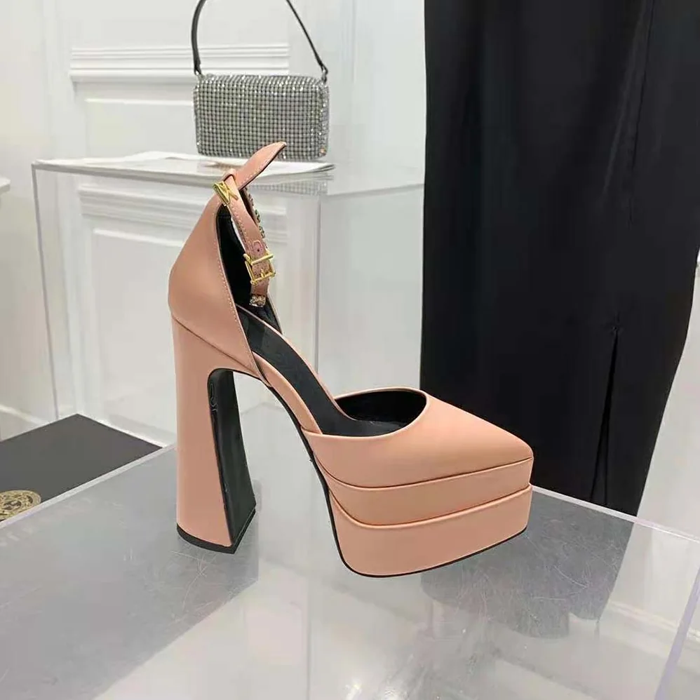 Versace Medusa Aevitas Platform Pumps in 15.5cm Heel Hight for Women in Pink
