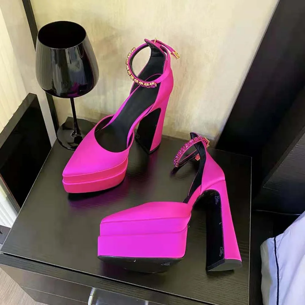 Versace Aevitas Pointy Platform Pumps in 16cm Heel Height for Women in Pink Versace Aevitas Pointy Platform Pumps in 16cm Heel Height for Women in Pink