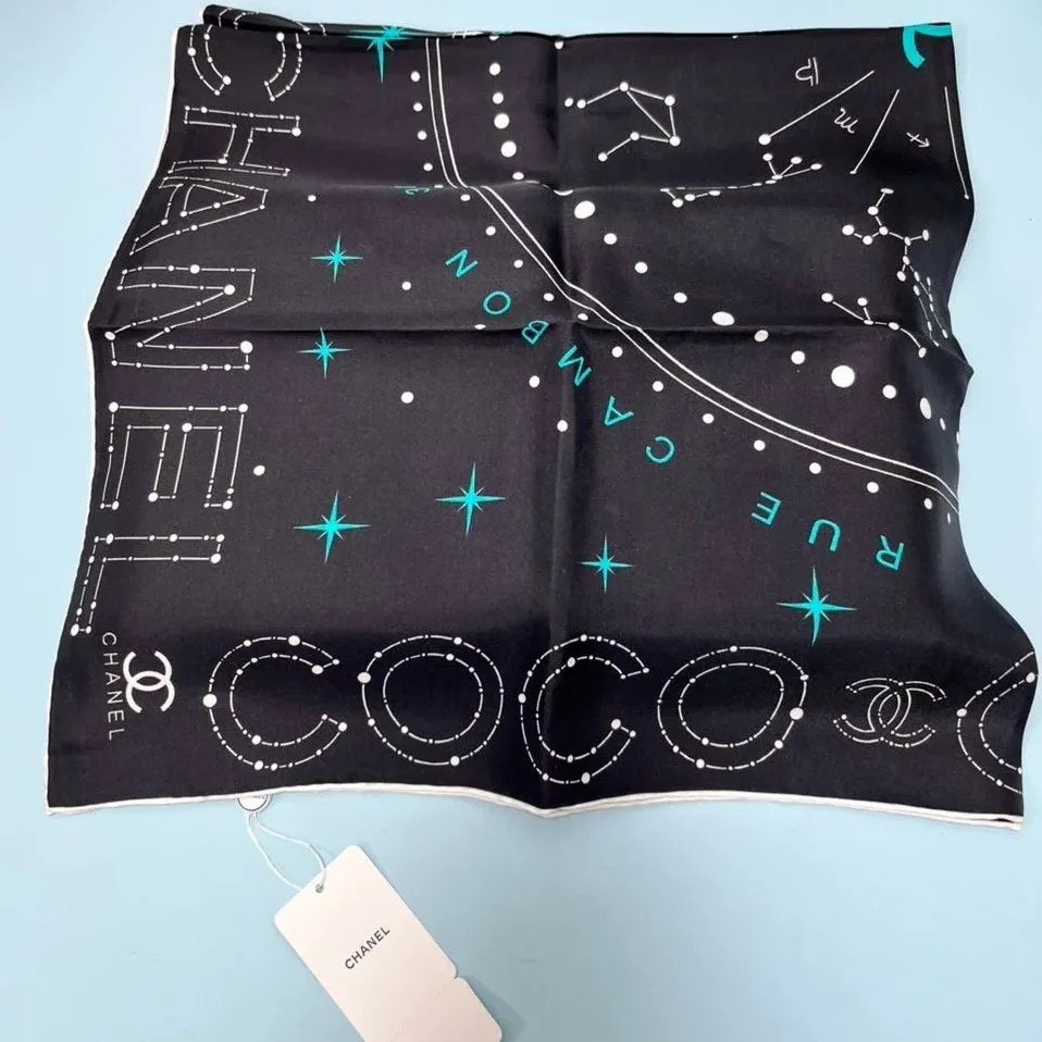 Chanel 25C Coco Square Scarf Black /