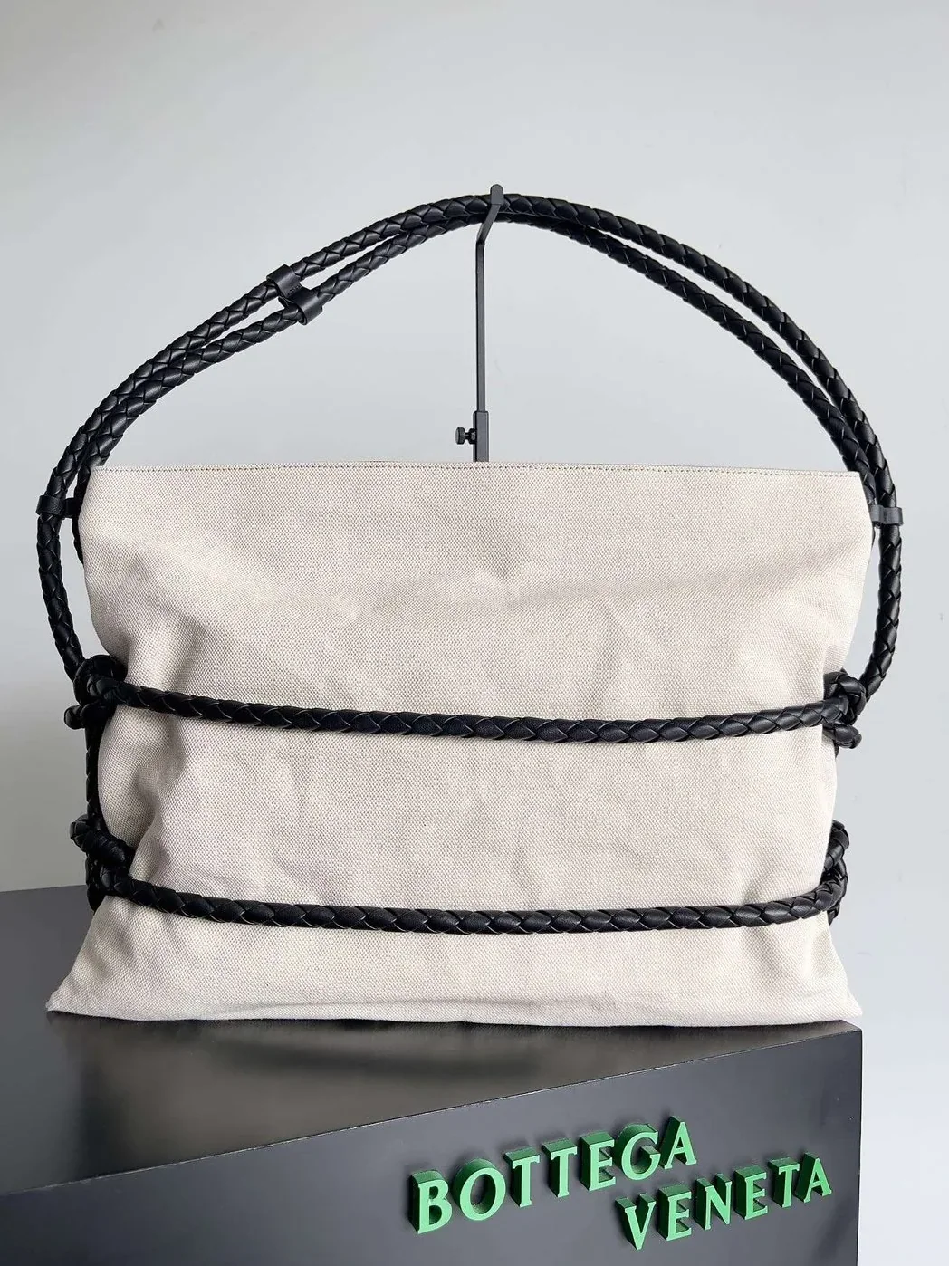 Bottega Veneta Quadronno Shoulder Bag Cream /