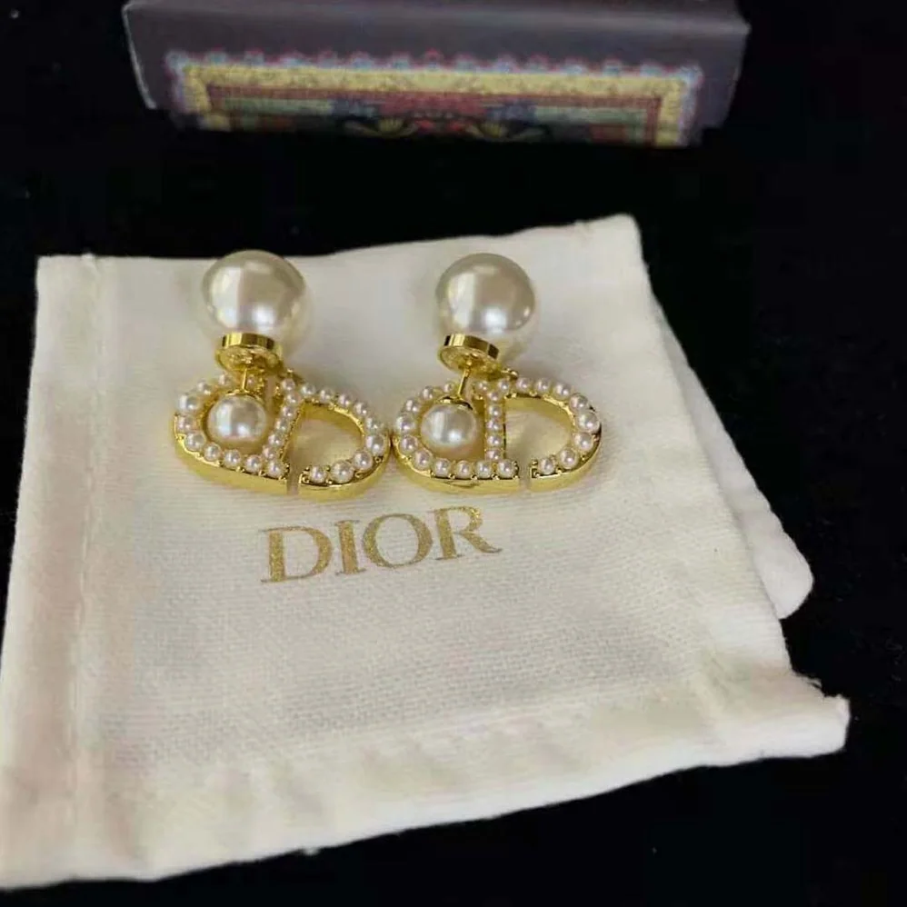 Dior Tribales Earrings Gold-Finish Metal and White Resin Pearls for Women Dior Tribales Earrings Gold-Finish Metal and White Resin Pearls for Women