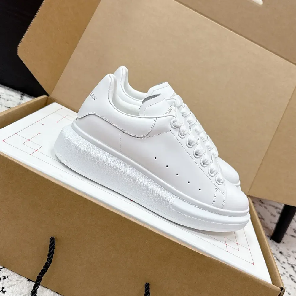 Alexander Mcqueen Oversized Sneaker Shoes White for Unisex Alexander Mcqueen Oversized Sneaker Shoes White for Unisex