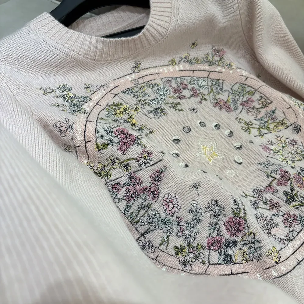 Dior Embroidered Sweater Cashmere Knit with Pink Dior Astral Flowers Motif for Women Dior Embroidered Sweater Cashmere Knit with Pink Dior Astral Flowers Motif for Women