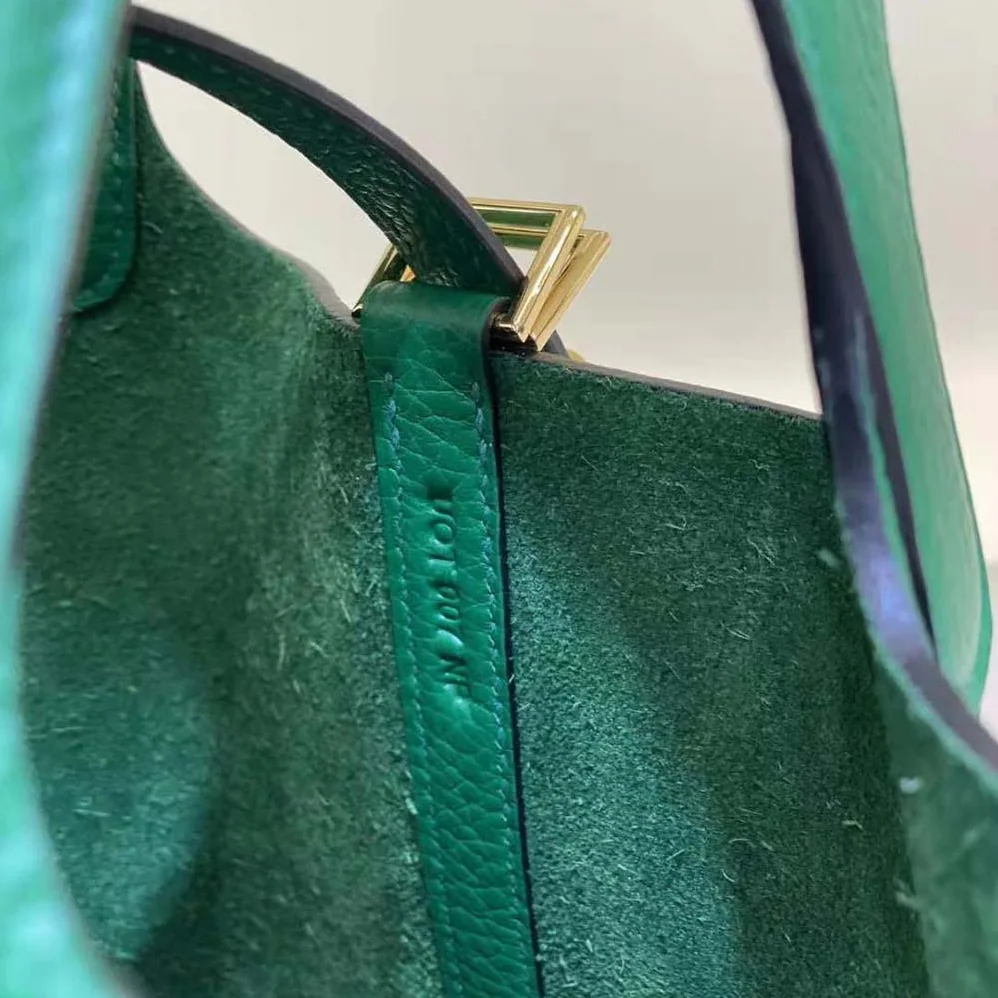 Hermes Picotin Lock 18cm in Clémence leather for Women in Green Hermes Picotin Lock 18cm in Clémence leather for Women in Green