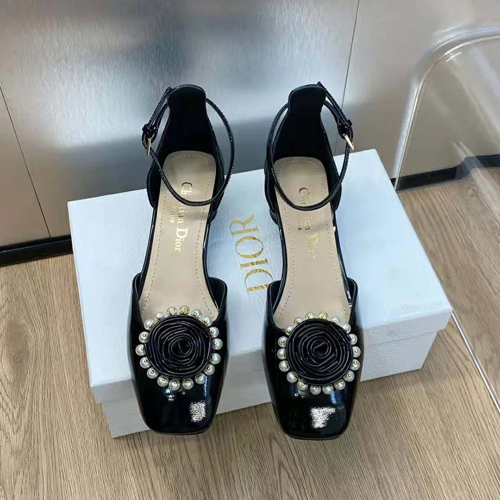 Dior Dior Rose Pump Black Patent Calfskin and White Resin Pearls for Women Dior Dior Rose Pump Black Patent Calfskin and White Resin Pearls for Women