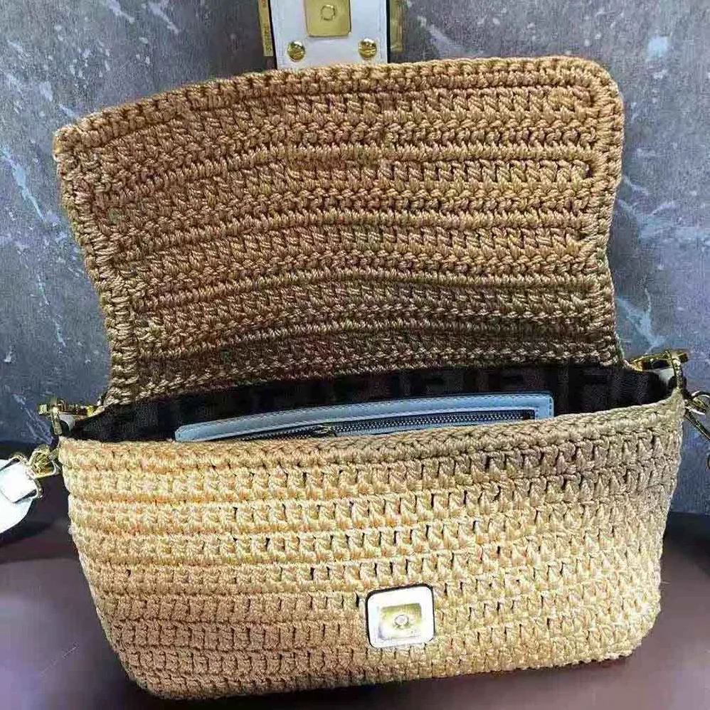 Fendi Baguette Bag in Traditional Cotton Crochet Bag for Women in Orange Fendi Baguette Bag in Traditional Cotton Crochet Bag for Women in Orange