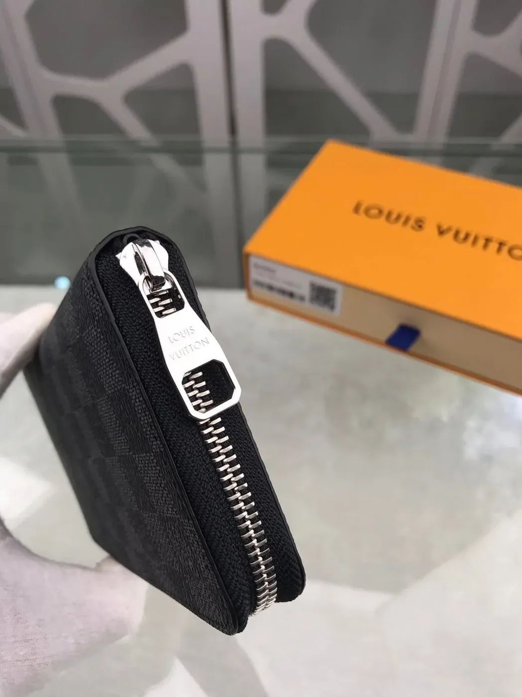 Louis Vuitton Zippy Wallet Vertical Damier Graphite Canvas