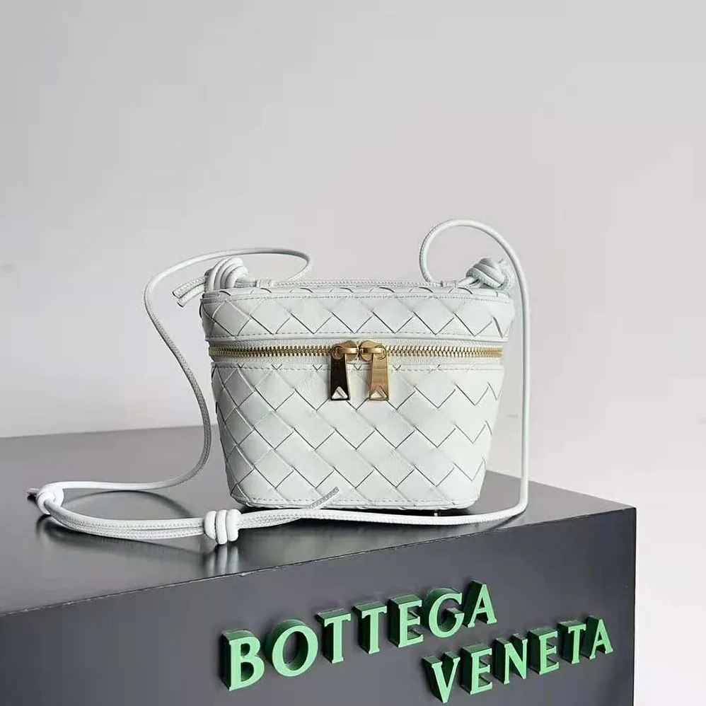 Bottega Veneta Mini Intrecciato Leather Vanity Case with Cross-Body Strap for Women in White Bottega Veneta Mini Intrecciato Leather Vanity Case with Cross-Body Strap for Women in White
