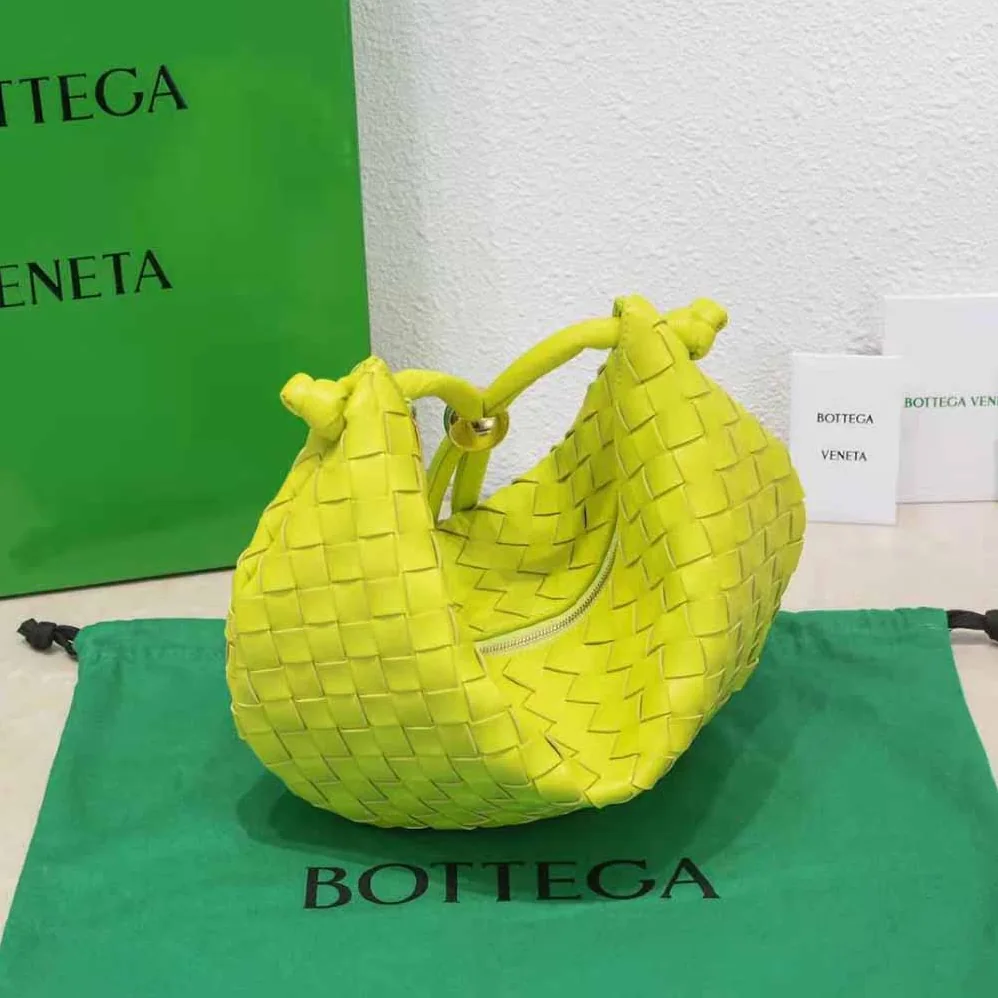 Bottega Veneta Turn Medium Intrecciato Leather Pouch with Adjustable Strap for Women in Lime