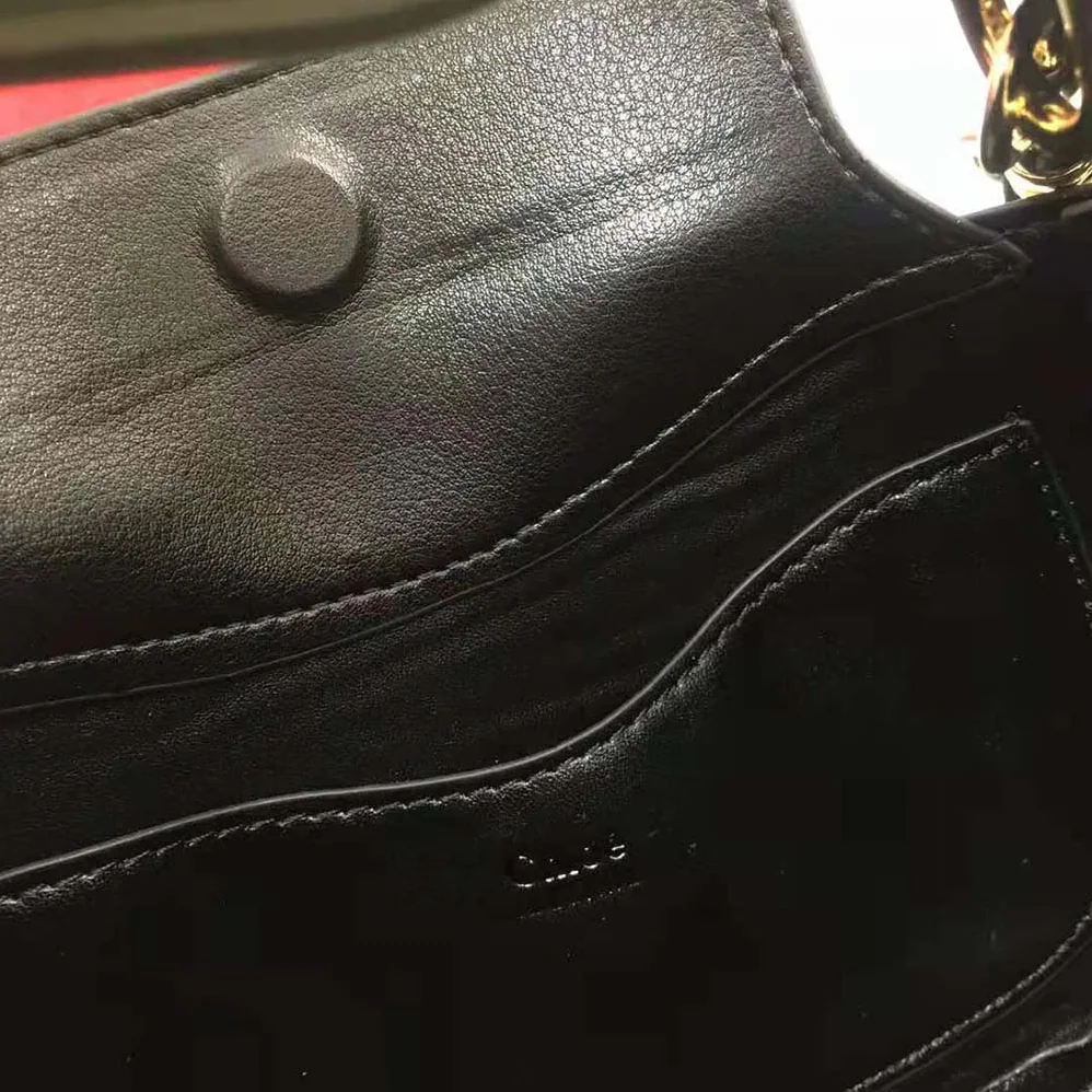 Chloe Kiss Small Purse in Small Grain Calfskin for Women in Black