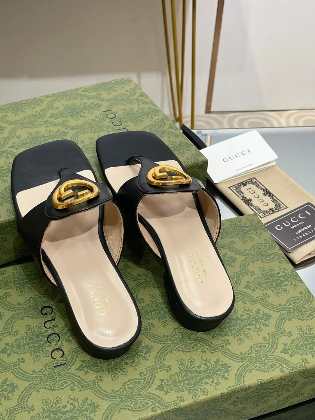 Gucci Blondie Thong Sandal Black Gucci Blondie Thong Sandal Black