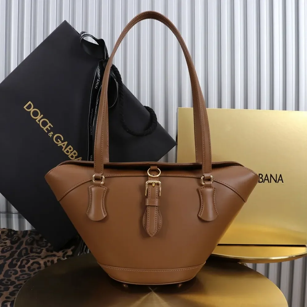 Dolce Gabbana D&G Capri Crow'S Nest for Women in Brown