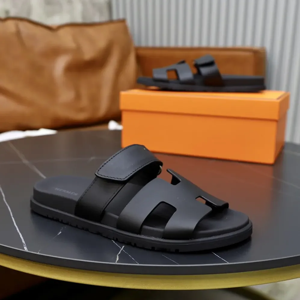 Hermes Chypre Sandal-Black H222100Zv02340 for Unisex