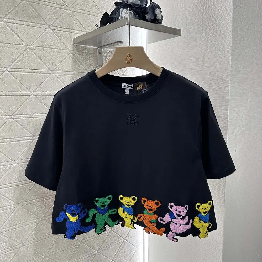 Loewe Cropped T-shirt in Cotton for Women in Black Loewe Cropped T-shirt in Cotton for Women in Black