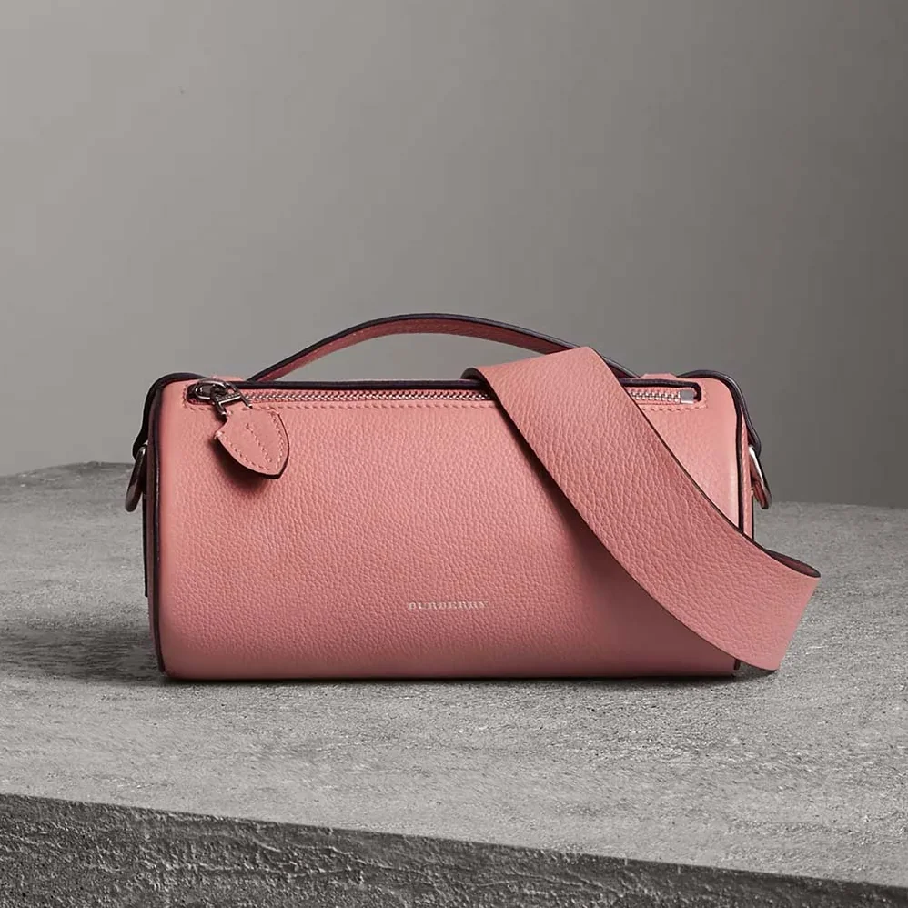 Burberry The Leather Barrel Bag for Women in Pink