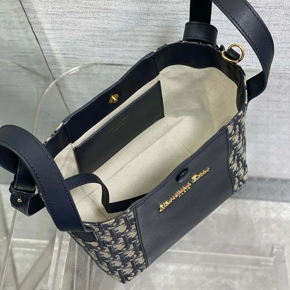 Dior Medium Signature Bucket Bag Blue Dior Oblique Jacquard and Smooth Calfskin for Women