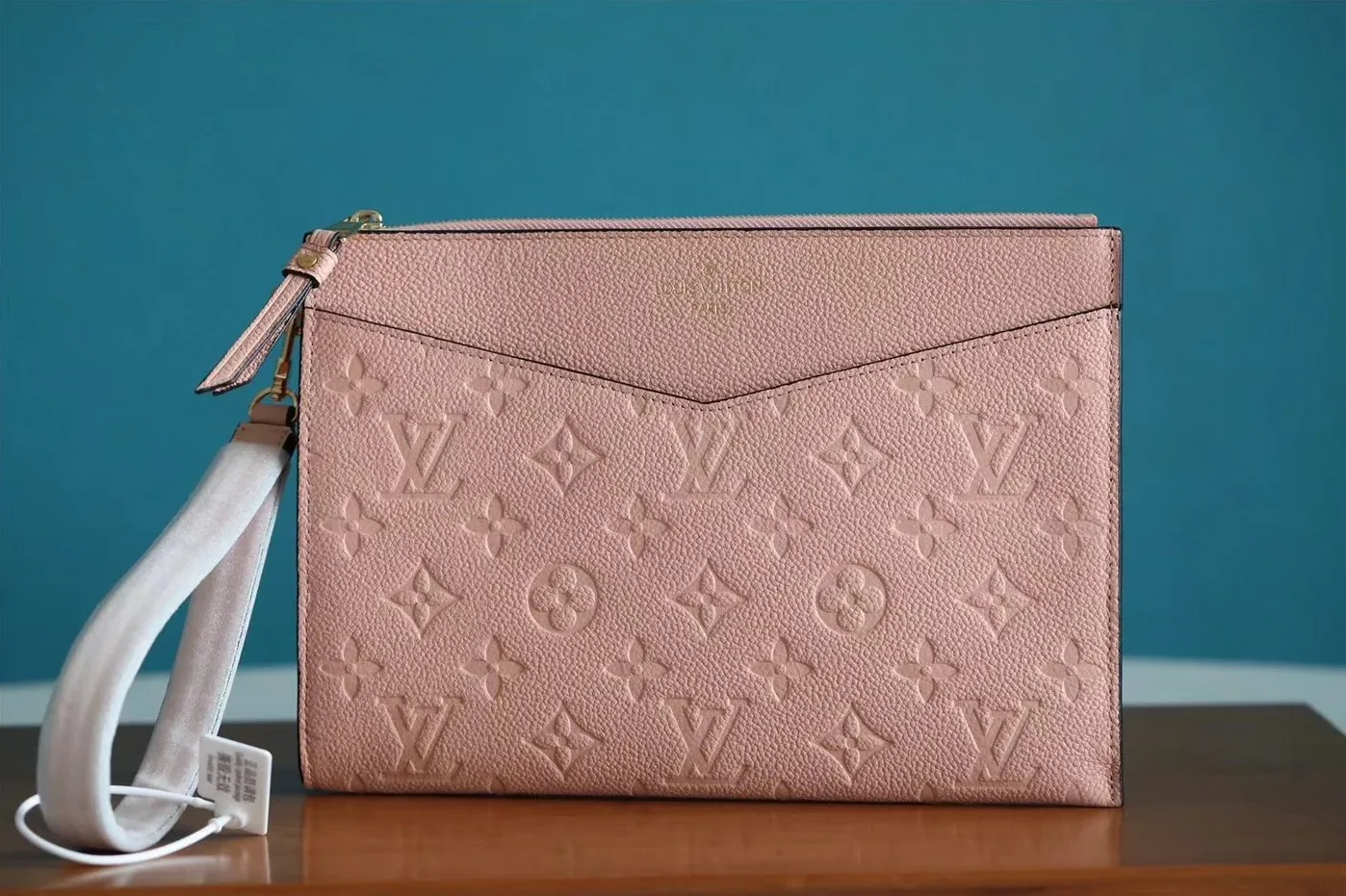 Louis Vuitton Pochette Melanie MM Monogram Empreinte Pink