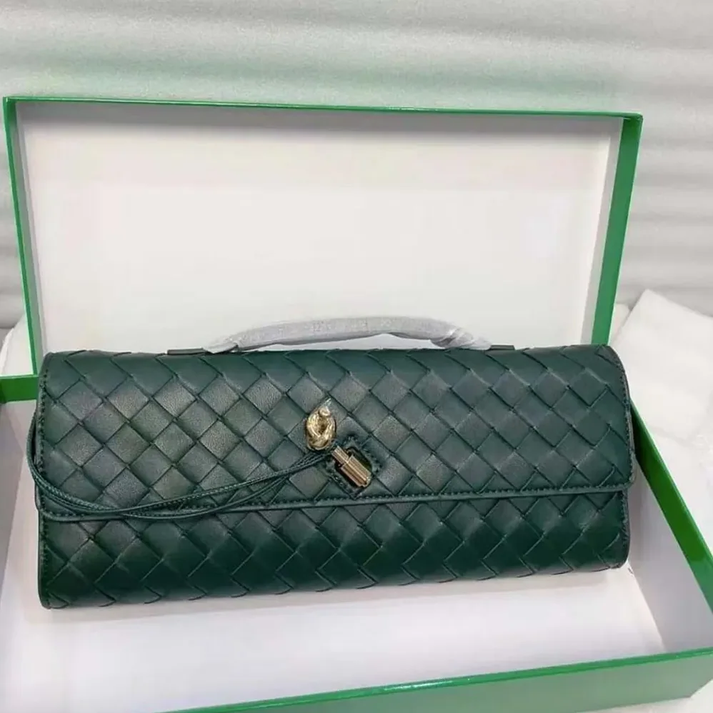 Bottega Veneta Long Clutch Andiamo With Handle for Women in Emerald Green