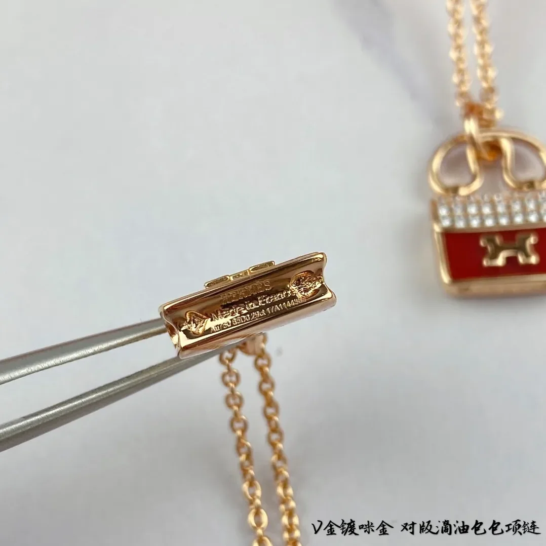 Amulettes Constance Necklace Gold Tone