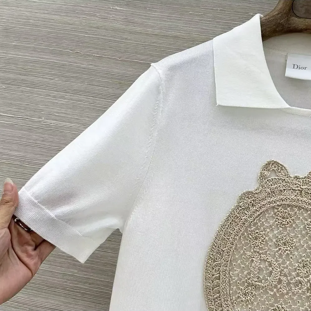 Dior Dioriviera Dior Médaillon Short-Sleeved Sweater Ecru Silk Knit for Women Dior Dioriviera Dior Médaillon Short-Sleeved Sweater Ecru Silk Knit for Women