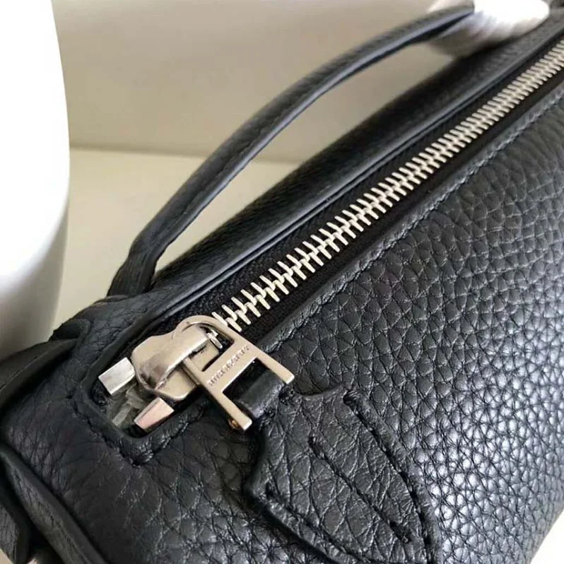 Burberry The Leather Barrel Bag for Women in Black