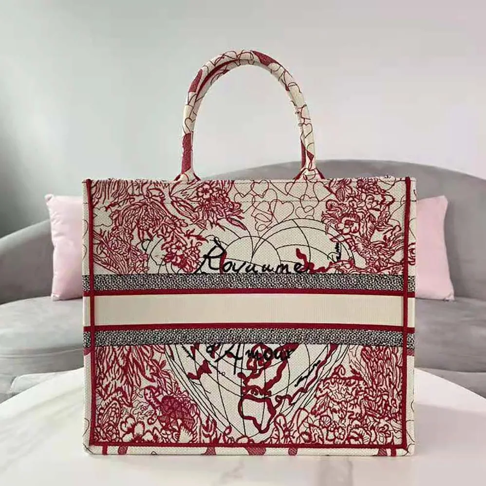 Dior Dioramour Dior Book Tote Red and White D for Women in Royaume D Amour Embroidery Dior Dioramour Dior Book Tote Red and White D for Women in Royaume D Amour Embroidery