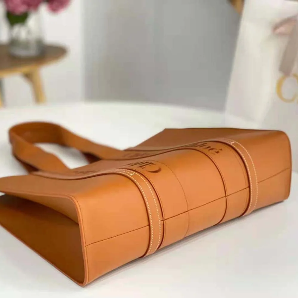 Chloe Large Woody Tote Bag for Women in Brown Chloe Large Woody Tote Bag for Women in Brown