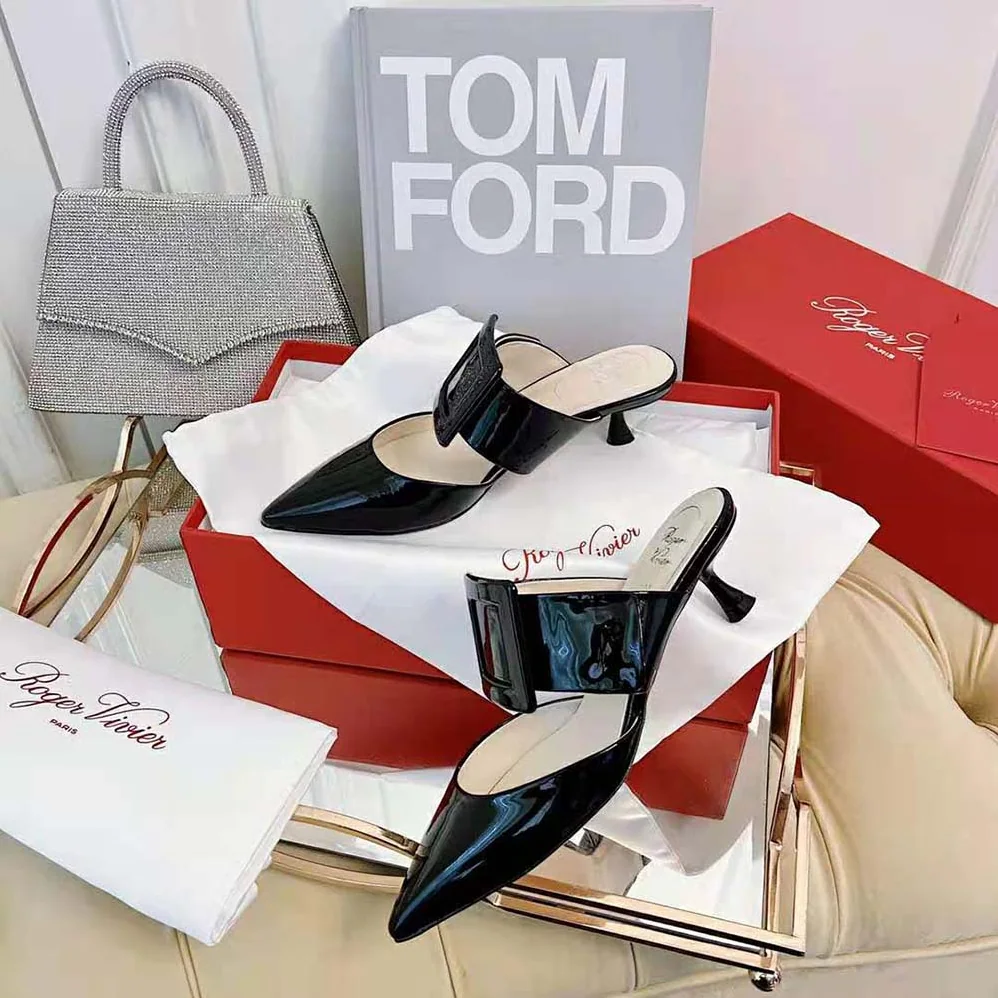 Roger Vivier Viv' In The City Mules in Patent Leather for Women in Black