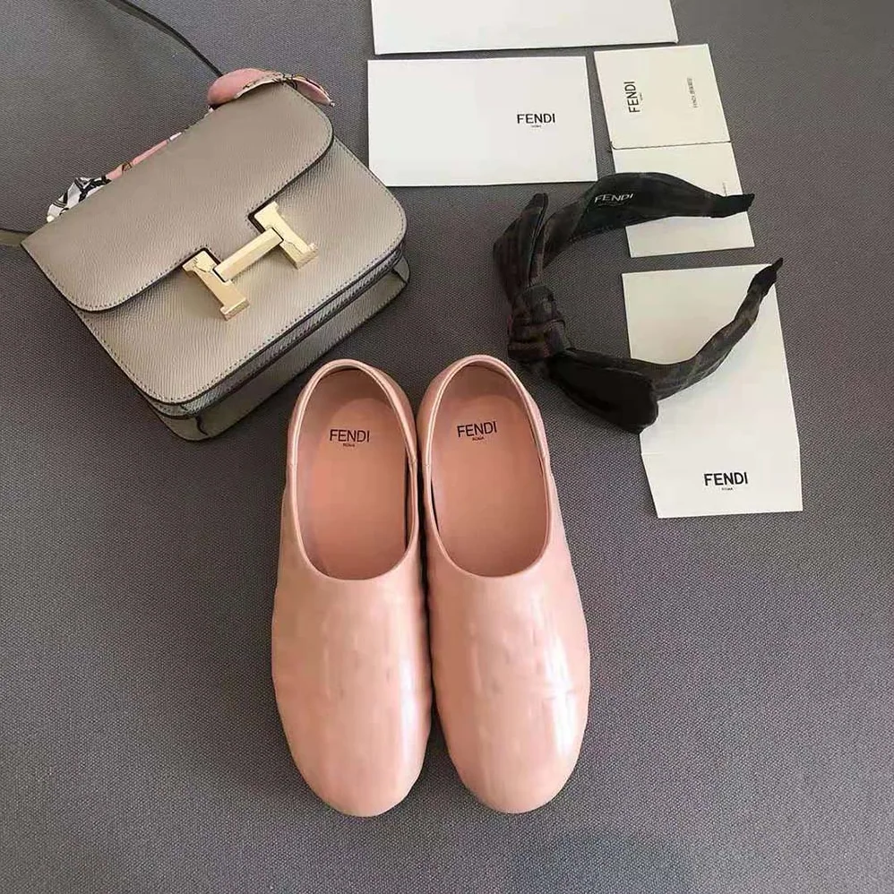 Fendi Signature Pink Nappa Leather Slippers for Unisex Fendi Signature Pink Nappa Leather Slippers for Unisex