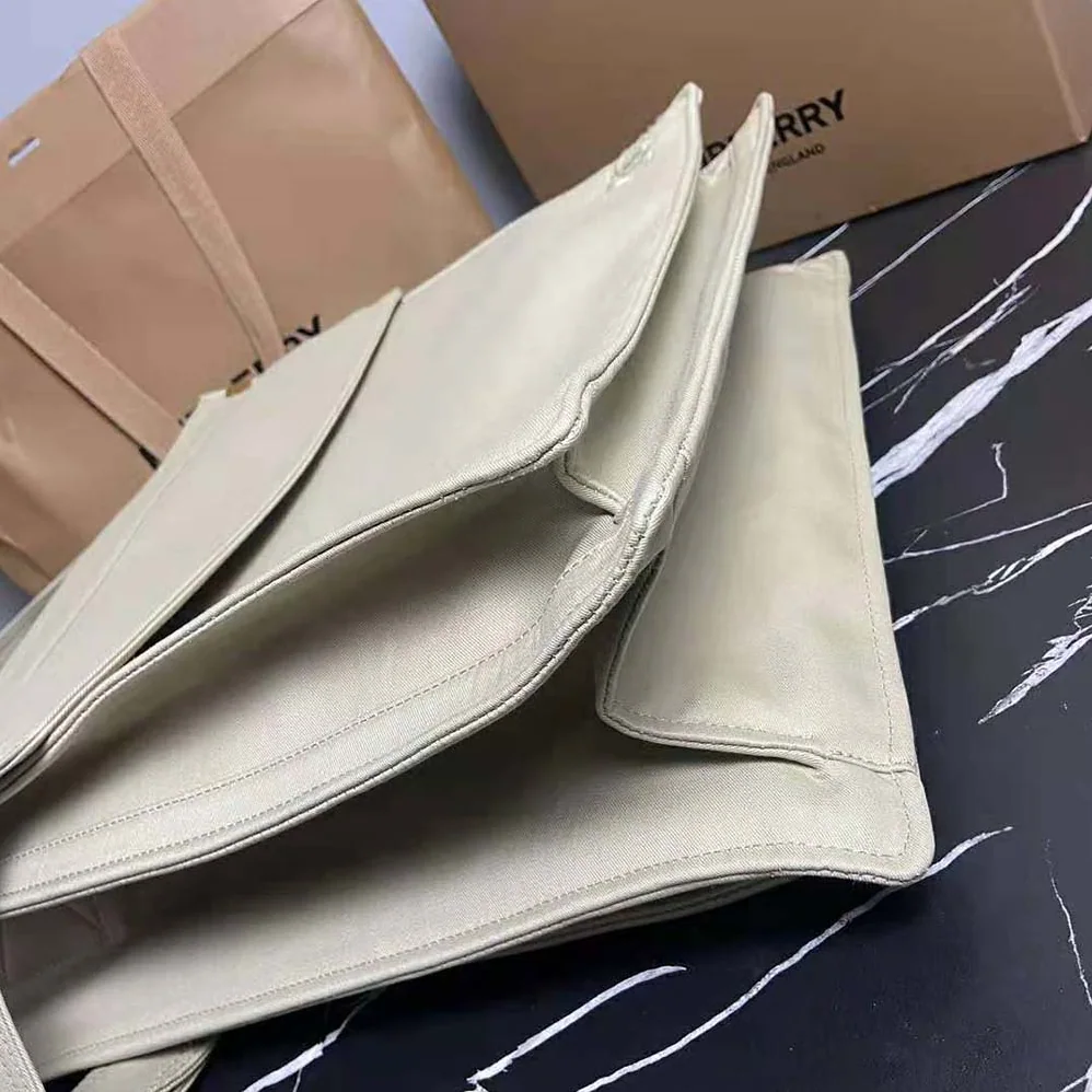 Burberry Trench Tote for Men in Green