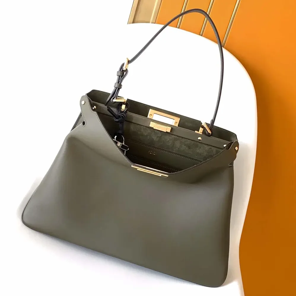 Fendi Peekaboo Soft Large Green Leather Bag for Women
