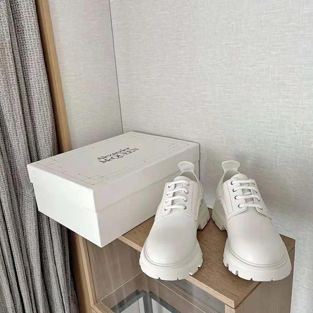 Alexander Mcqueen Wander Lace-Up for Women in White Alexander Mcqueen Wander Lace-Up for Women in White