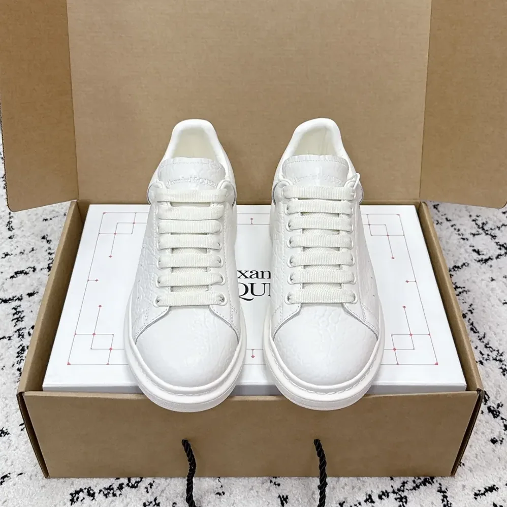 Alexander Mcqueen Oversized Sneaker in Off White for Unisex Alexander Mcqueen Oversized Sneaker in Off White for Unisex
